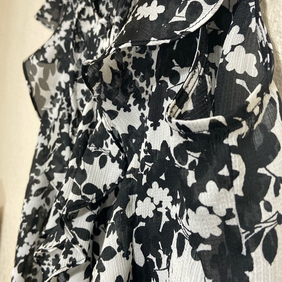 NEW YORK & Company Ruffle Blouse - Picture 2 of 11